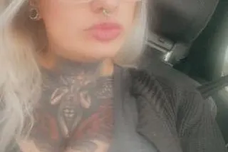 bella in town not here for lon... - Image 4