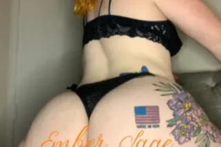 Thick SNOW BUNNY 👀💦🔥 ...Let me... - Image 3