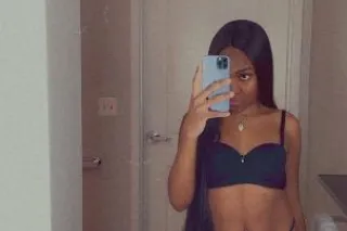 🥰💕Pretty Petite w/Pretty Feet 💕🥰🍫 𝕮𝖍𝖔𝖈𝖔𝖑𝖆𝖙𝖊 𝖇𝖆𝖗𝖇𝖎𝖊 🎀 available 24/7 - Image 1