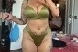 Big Fine Thick &amp; Juicy🥰😏💦 ... - Image 2