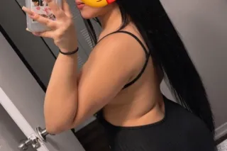 Latina girl💋 Apretadita y muy ... - Image 2
