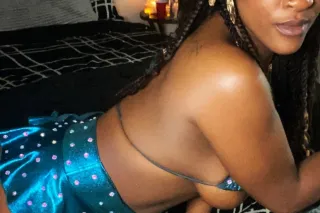 💓💓❤️❤️TINY EBONY SLUT 💕💕💕🥵LAKE... - Image 2