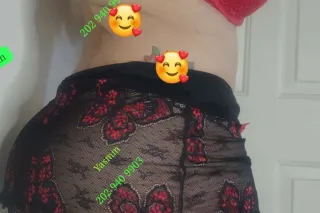 linda loving kind 😋sexy latina... - Image 1