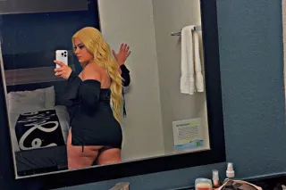 SNOWED IN SATURDAY 💋 DONT MISS... - Image 2