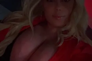 SNOWED IN SATURDAY 💋 DONT MISS... - Image 1