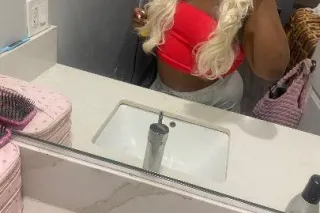 Nasty Ebony blonde 😏❤2 girls A... - Image 4