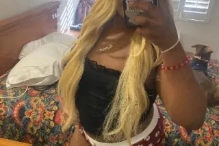 Nasty Ebony blonde 😏❤2 girls A... - Image 1