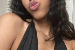 💜Beautiful Latina available no... - Image 1