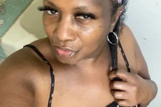 🌸I'M ONLY 4'11"🌸💢💢 $40 Qv Prot... - Image 1