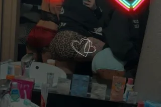 come see meee😍 ask for my OF l... - Image 2