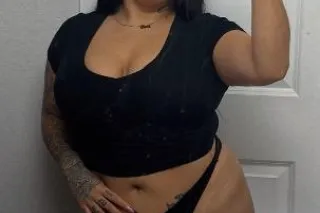 In town for one night only 💦 -... - Image 3