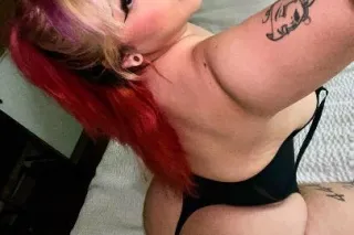 new girl in town - 26 - Image 4