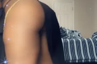 PLEASE READ !!!!QUEEN🍫 - 26 - Image 1