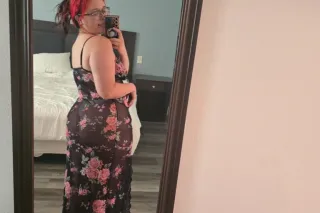 Real Thicc Nympho Milf - 30 - Image 4