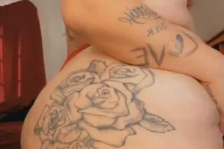 Juicy Booty Blonde Limited Ava... - Image 2