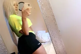 sexy blondie next door!! 🍑🤤 - Image 5