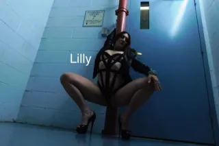 Sexy Sweet Petite Treat Now Visiting - Image 5