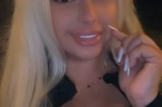 sexy latina - 35 - Image 1