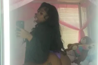 Sexy black women here to tease... - Image 4