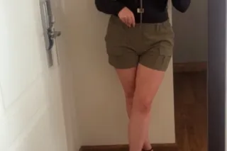 SEXY, CUTE, PROFESSIONAL BRUNETTE LOOKING FOR SOME FUN 😈 - Image 5