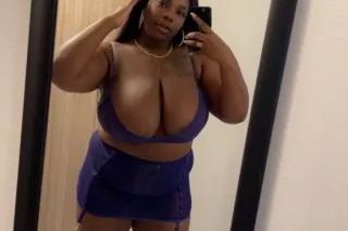 your favorite busty creamy sou... - Image 1