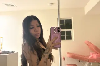 sexy latina - 23 - Image 1
