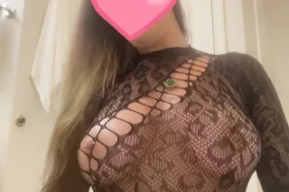 Looking to relax 🥰... A sensua... - Image 1