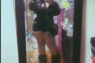 Thick mami doing incalls 😍 - 2... - Image 1