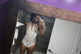 Fun night with a 4’11 FUNSIZE, 🤩 fine ass caramel baddie 🍮💃🏽, FUN TO HAVE AROUND, freak ass FRIDAY😮‍💨❤‍🔥 Only I should be who you VISIT! Allow me to make the start of your weekend WAYYYY better than it could EVER be😍 - Image 7