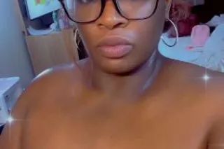💋💋ebony bbw🤩 with that pressur... - Image 4