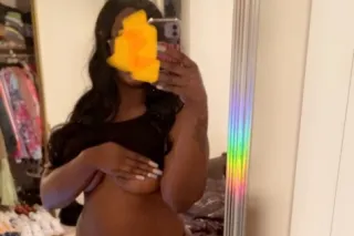 Curvy chocolate slut ready to ... - Image 1