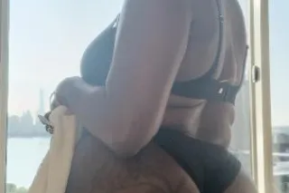 🫦💦Sexy Thick🍫🍫 Wet CLEAN Tight Pussy Ebony 💦throat goat🐐💋here for a good time💕😈 not a long time - Image 1