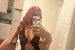 REAL PICS REAL THICK COME SEE ... - Image 1