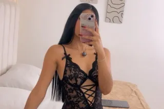 NEW HOT GIRL IN TOWN!! Let's h... - Image 1