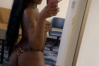 West Indian Gal 🇹🇹 - 24 - Image 1