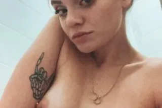 Very sweet and petite🌹 let's f... - Image 3