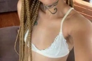 Eat my pussy or anal fuck my a... - Image 1