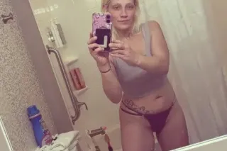 its your one and only blonde b... - Image 3