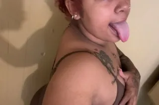 They call her Sexy Red - 19 - Image 3