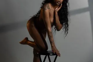 NEW IN TOWN CHOCOLATE TATTED U... - Image 4