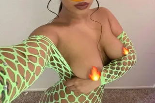 Sexy latina girl available her... - Image 2