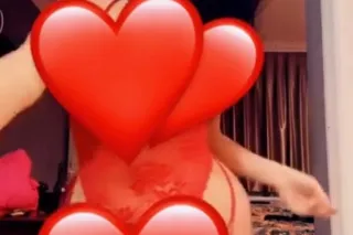 COME SEE ME BEFORE I LEAVE !!💦... - Image 1