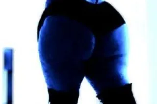 Glory hole bj queen... catch m... - Image 1