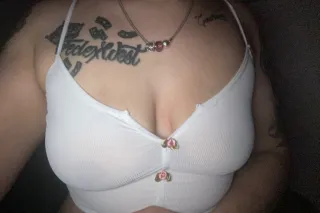 Im your sultry vibrant Facetime Shows & CONTENT 🤭Queen Ready To Make Your Fantasies Explode💥 - Image 1