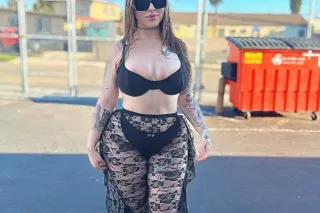 💄💋🌺💦BUBBLE BUTT - BUSTY and Ho... - Image 1