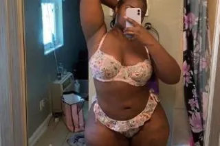 2 SEXY CHOCOLATE AVAILABLE 🍫 - Image 1