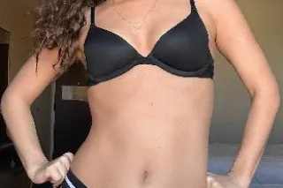 ❤✨INCREDIBLE✨❤ Banging Body with Petite Spinner Skills - Image 5
