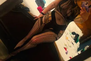 classy little freak 🍑 - 35 - Image 4