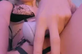 𝟐8 ʏᴇᴀʀꜱ ᴅɪᴠᴏʀᴄᴇᴅ sexy girl ꜰᴜ... - Image 4