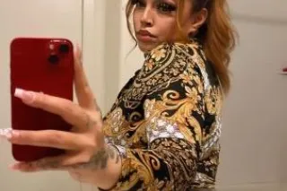 Sexy Lightskin - 50 - Image 1